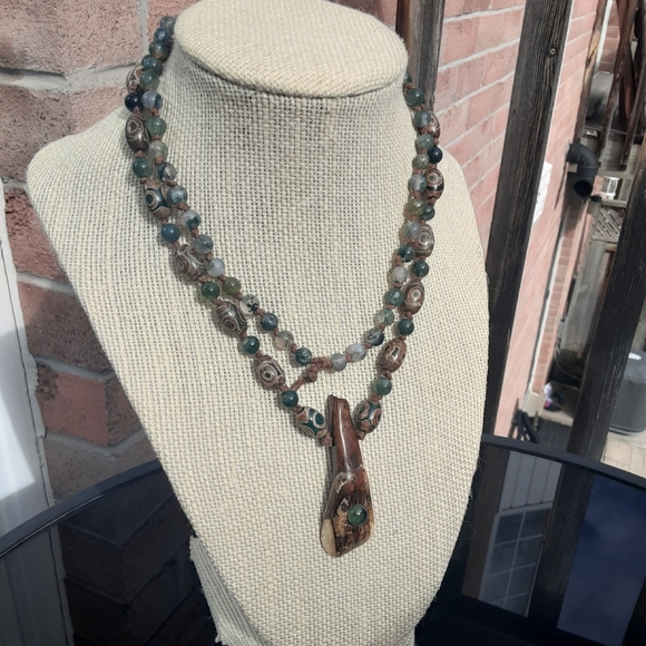 Dzi Agate/ Moss Agate/ Buffalo Tooth/ Jade- Knotted Taxidermy Necklace - Picture 4 of 9